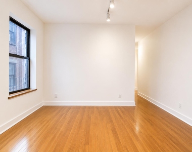 3135 Broadway - Photo Thumbnail 2