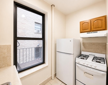3135 Broadway - Photo Thumbnail 7