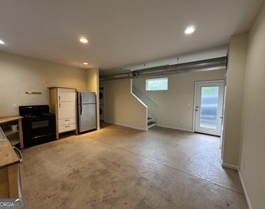 283 Athens Avenue - Photo Thumbnail 3