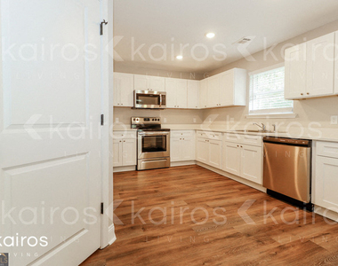 153 Cottage Grove Road - Photo Thumbnail 4