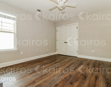 153 Cottage Grove Road - Photo Thumbnail 12