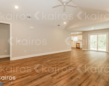 153 Cottage Grove Road - Photo Thumbnail 2