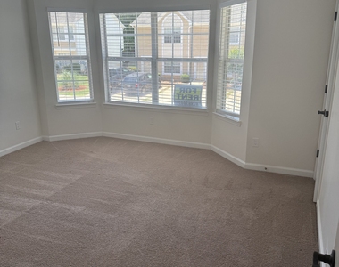 3127 Fields Drive - Photo Thumbnail 7