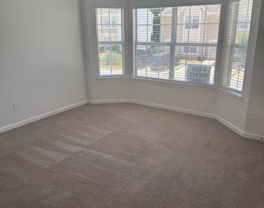 3127 Fields Drive - Photo Thumbnail 16
