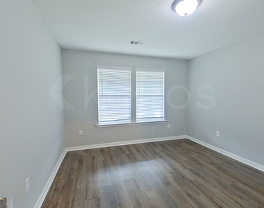 132 Cottage Grove Road - Photo Thumbnail 5