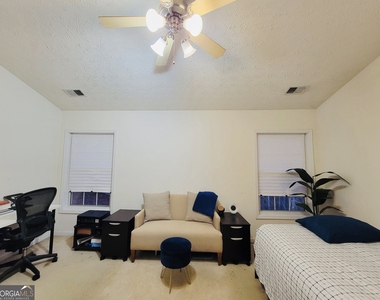 6904 Silver Bend Place - Photo Thumbnail 15