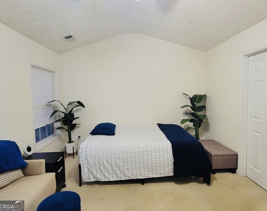 6904 Silver Bend Place - Photo Thumbnail 13