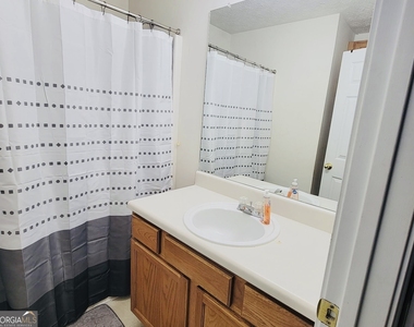 6904 Silver Bend Place - Photo Thumbnail 16