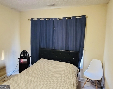 6904 Silver Bend Place - Photo Thumbnail 20