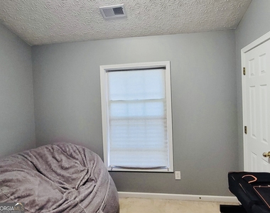 6904 Silver Bend Place - Photo Thumbnail 18