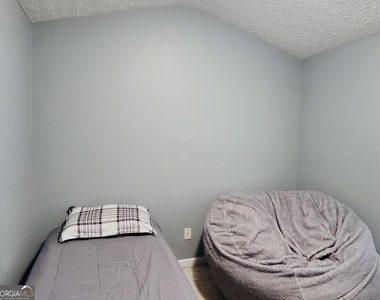 6904 Silver Bend Place - Photo Thumbnail 19