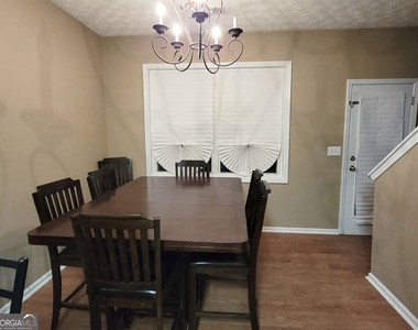 6904 Silver Bend Place - Photo Thumbnail 6
