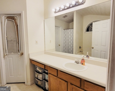 6904 Silver Bend Place - Photo Thumbnail 21