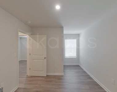 307 Ironwood Court - Photo Thumbnail 11