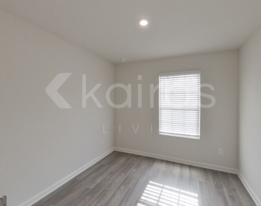 371 Ironwood Court - Photo Thumbnail 14
