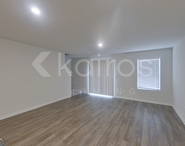 371 Ironwood Court - Photo Thumbnail 2