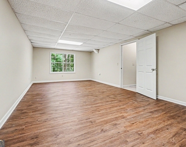 181 N Springs Drive - Photo Thumbnail 17