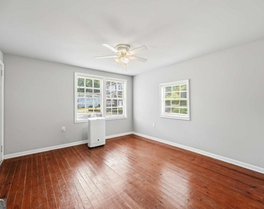 3638 E Main Street - Photo Thumbnail 6