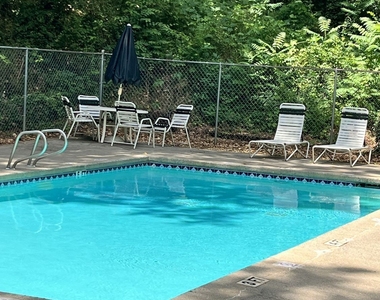 138 Sterling Court - Photo Thumbnail 20