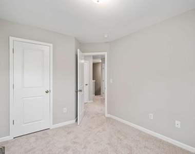 2826 Laurel Ridge Circle - Photo Thumbnail 18
