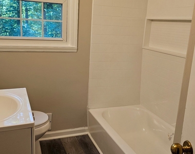 488 Pomona Circle Sw - Photo Thumbnail 2