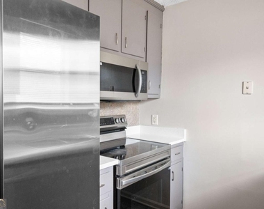 1007 New Lacy Street - Photo Thumbnail 7