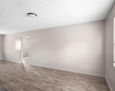 1007 New Lacy Street - Photo Thumbnail 2