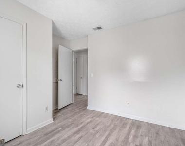 1007 New Lacy Street - Photo Thumbnail 15