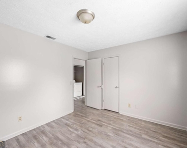 1007 New Lacy Street - Photo Thumbnail 12
