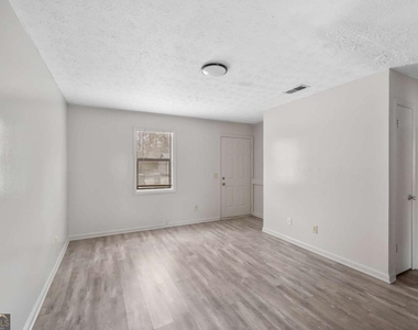 1007 New Lacy Street - Photo Thumbnail 3