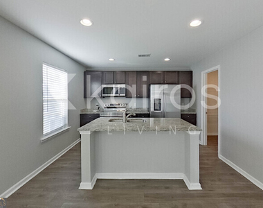 101 Saint Matthew Way - Photo Thumbnail 5