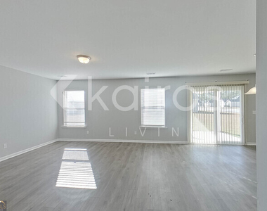 101 Saint Matthew Way - Photo Thumbnail 3