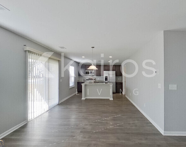 101 Saint Matthew Way - Photo Thumbnail 4
