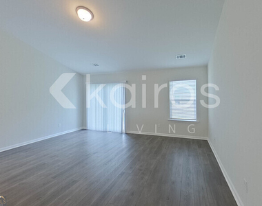108 Saint Phillip Way - Photo Thumbnail 4