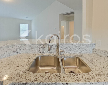 108 Saint Phillip Way - Photo Thumbnail 11