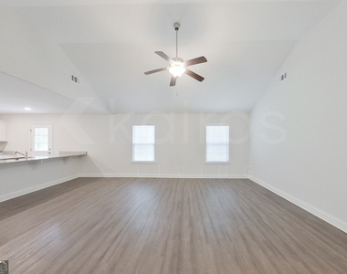 231 Western Red Cedar Drive - Photo Thumbnail 4
