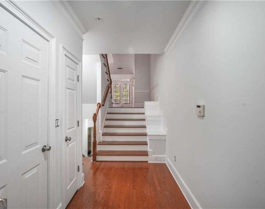 3405 Regent Place Sw - Photo Thumbnail 1