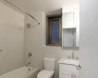 101 West 55th Street - Photo Thumbnail 4