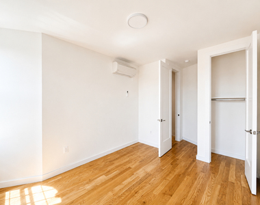 673 Knickerbocker Avenue - Photo Thumbnail 9