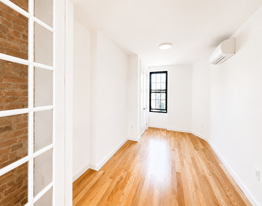 673 Knickerbocker Avenue - Photo Thumbnail 6