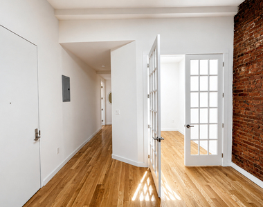 673 Knickerbocker Avenue - Photo Thumbnail 3
