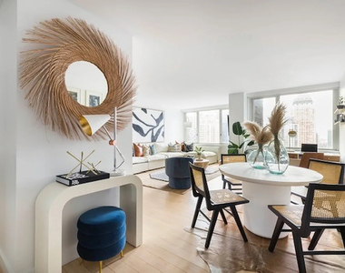 322 West 57th Street - Photo Thumbnail 1