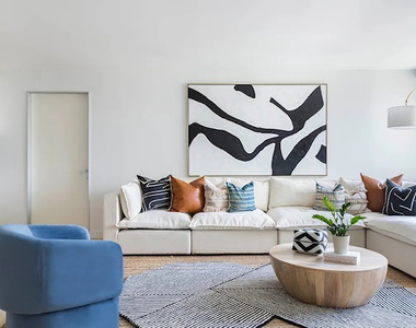 322 West 57th Street - Photo Thumbnail 2