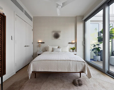 547 West 47th Street - Photo Thumbnail 5