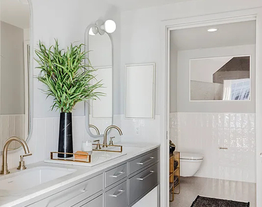547 West 47th Street - Photo Thumbnail 3
