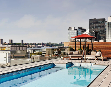 547 West 47th Street - Photo Thumbnail 8