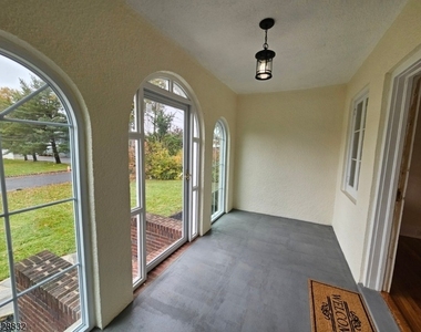 48 Bay St - Photo Thumbnail 8