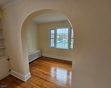 48 Bay St - Photo Thumbnail 4