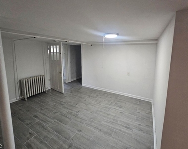 48 Bay St - Photo Thumbnail 12