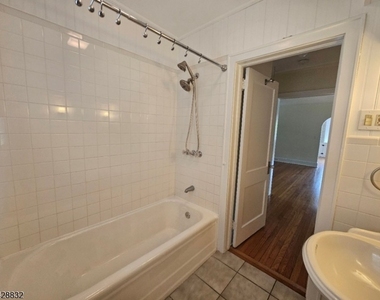 48 Bay St - Photo Thumbnail 11